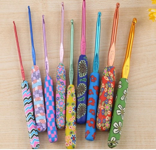 Floral Crochet Hook Set With Storage Pouch